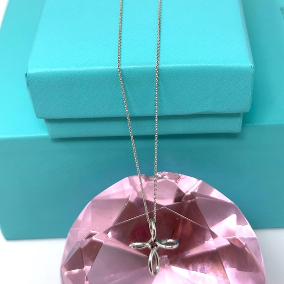 - AuthenticTiffany & CO. Elsa Peretti Infinity Cross Pendant Necklace. - Picture 8 of 11